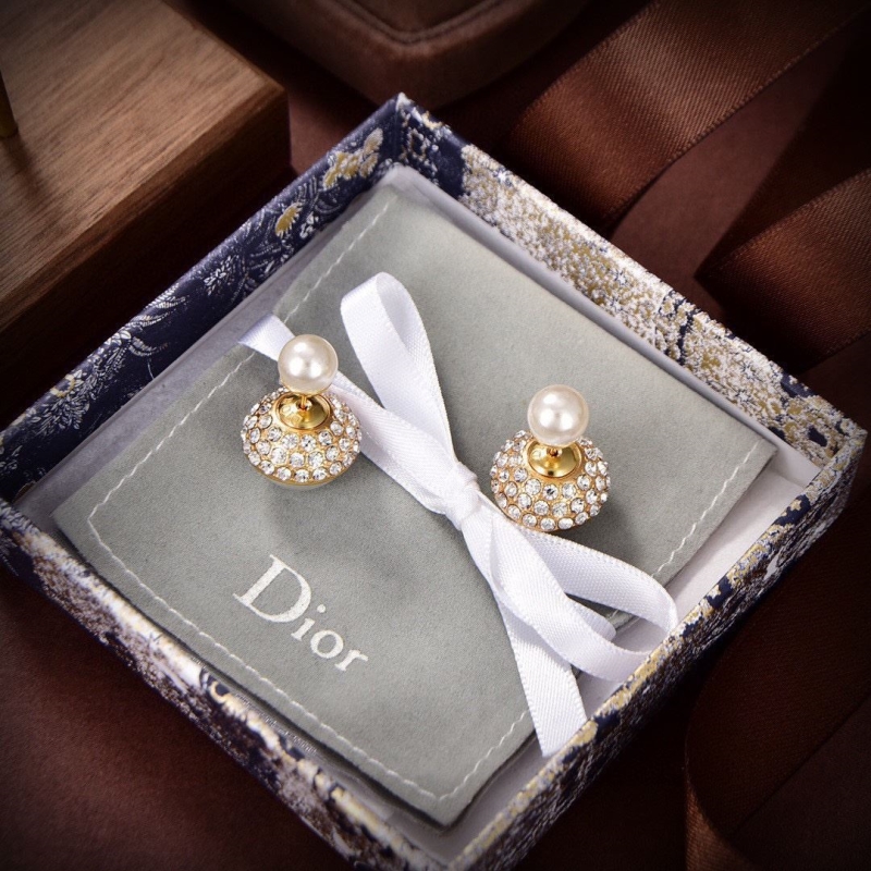chr1st1an D10r earrings